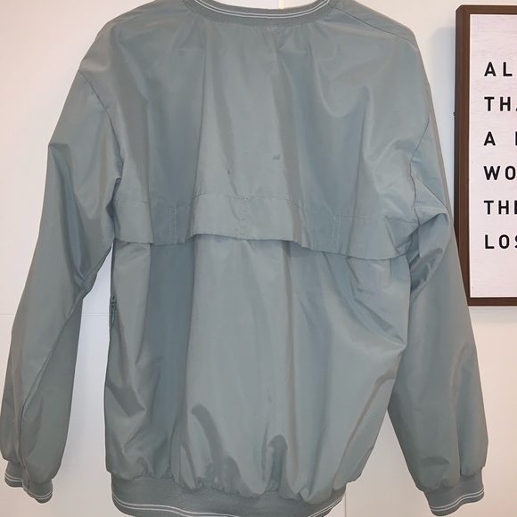 Nike Women’s Activewear | Pullover Crew Neck - Picture 4 of 7